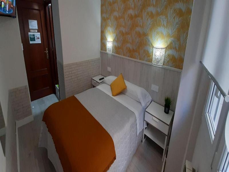 Hostal Verdemar image