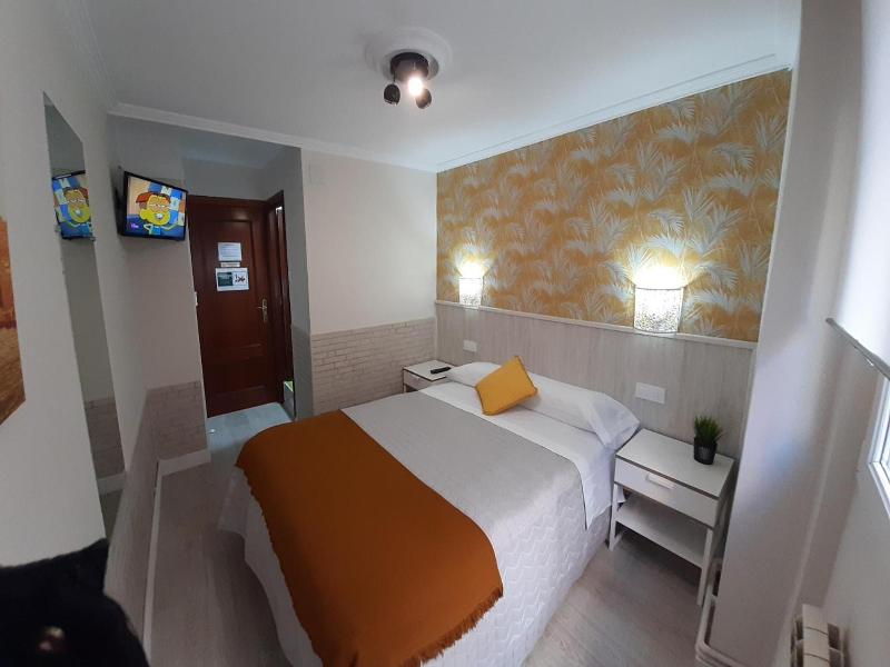 Hostal Verdemar image
