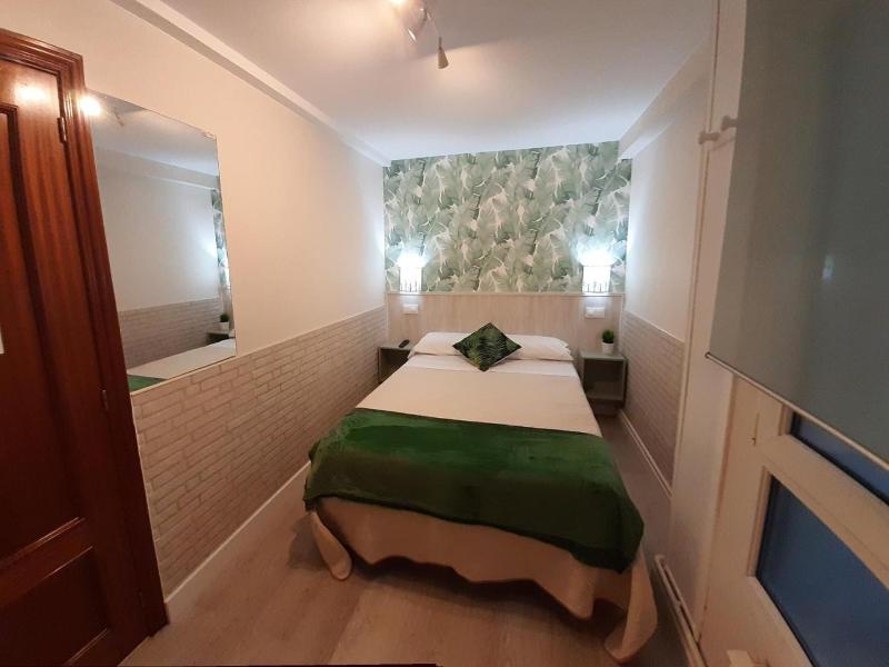 Hostal Verdemar image