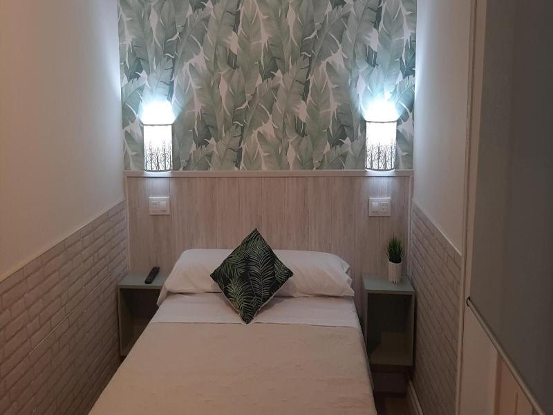 Hostal Verdemar image