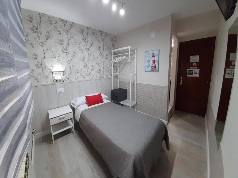 Hostal Verdemar image