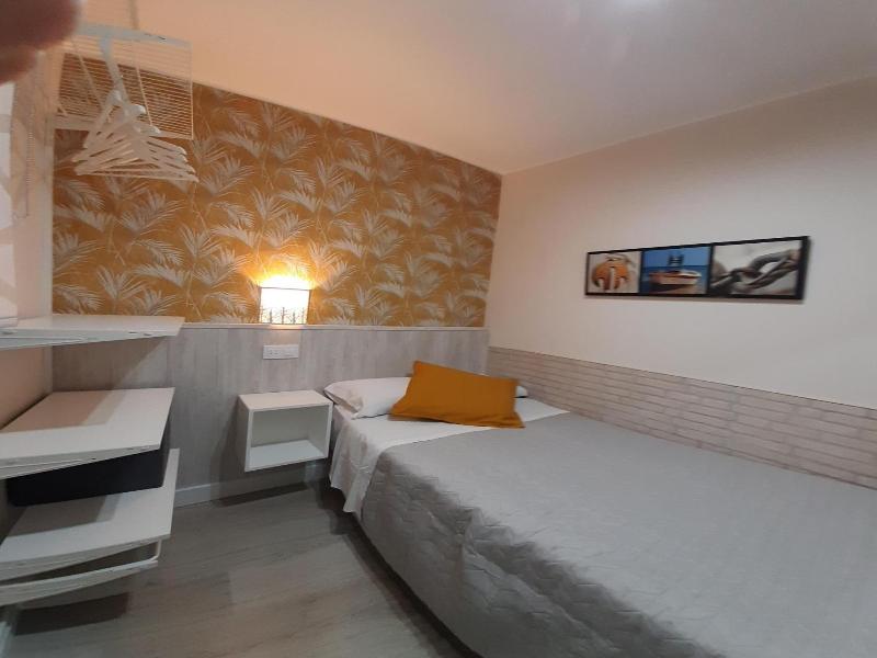 Hostal Verdemar image