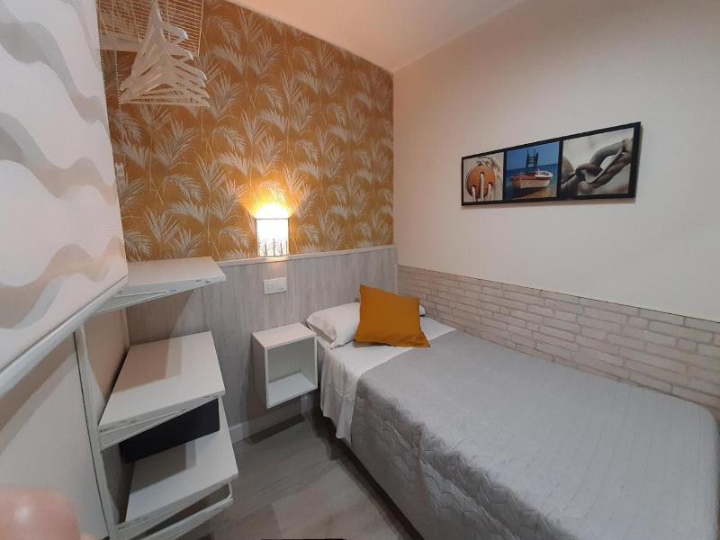 Hostal Verdemar image
