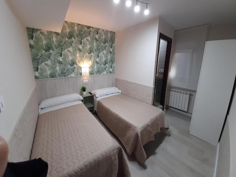 Hostal Verdemar image