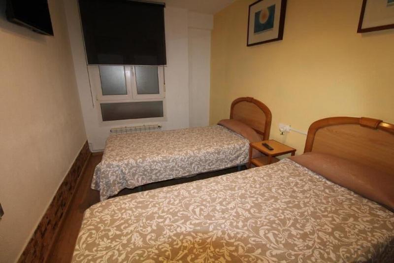 Hostal Verdemar image