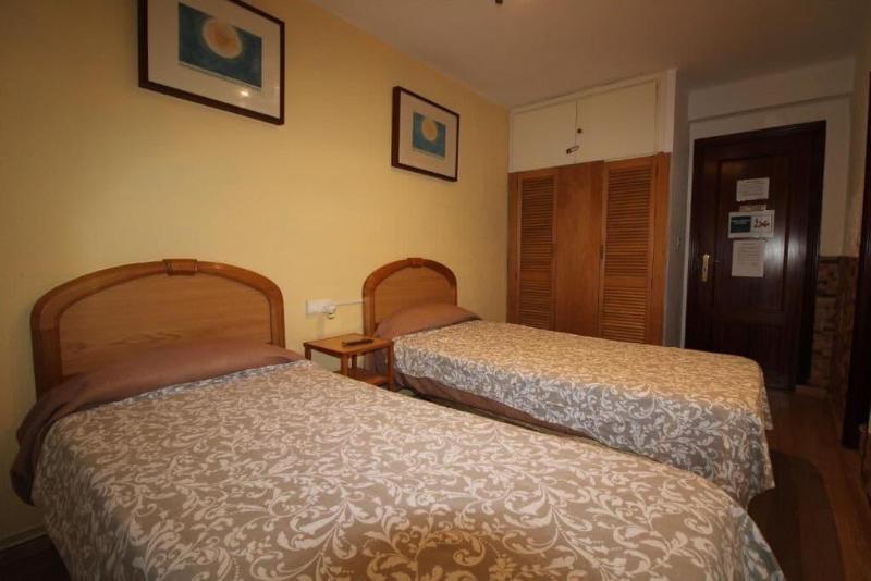 Hostal Verdemar image
