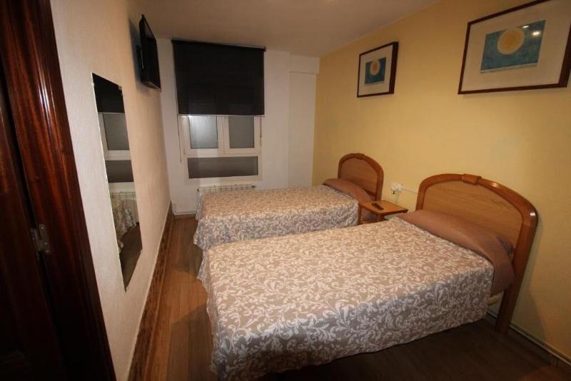 Hostal Verdemar image