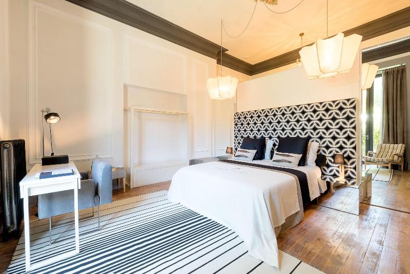 Charm Palace image
