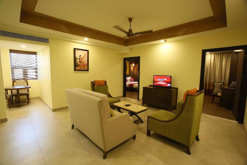 Vivin Luxury Suites image