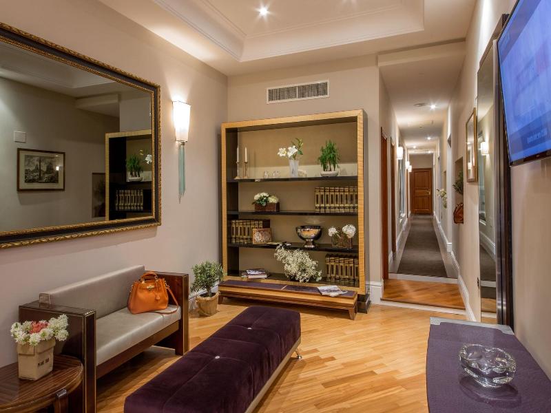 Tridente Suites image