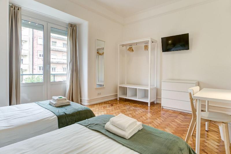 Home Out Rooms & Apartments image
