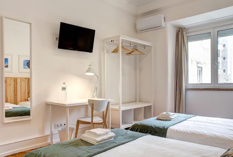Home Out Rooms & Apartments image