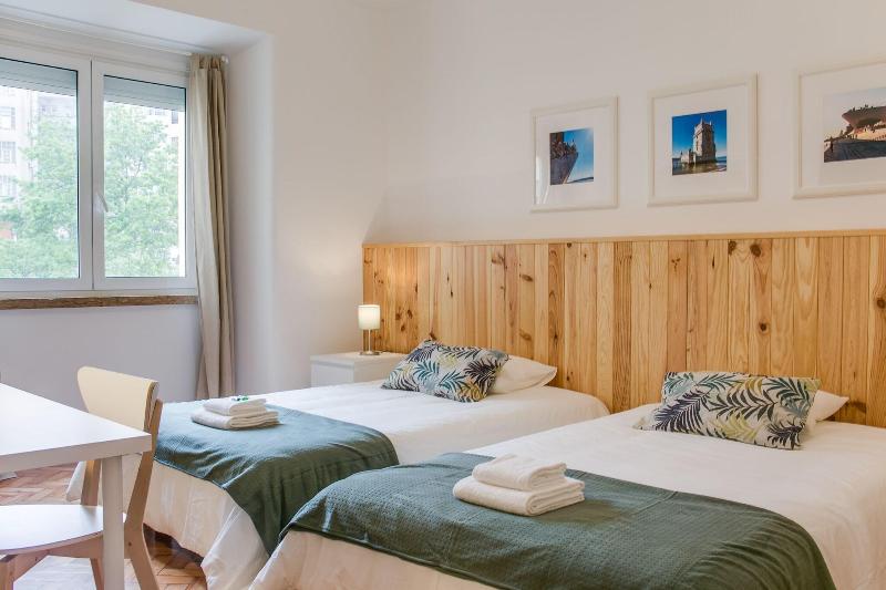 Home Out Rooms & Apartments image
