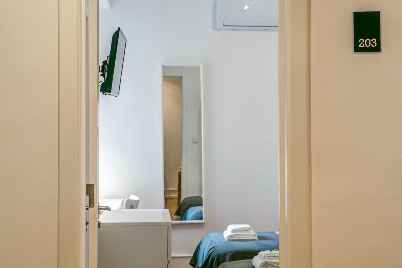 Home Out Rooms & Apartments image