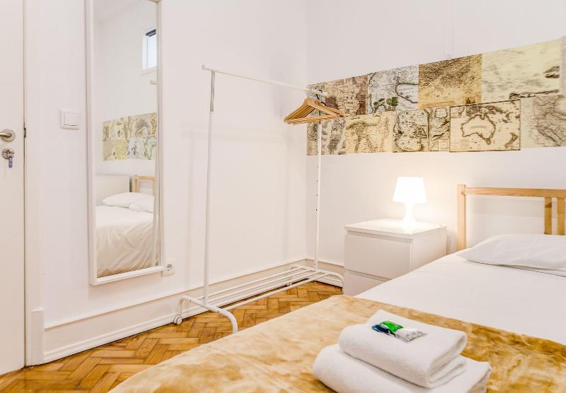 Home Out Rooms & Apartments image