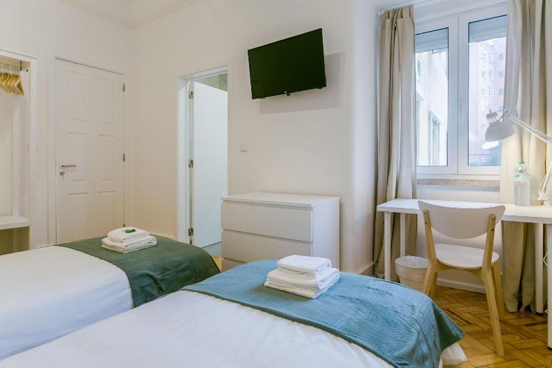 Home Out Rooms & Apartments image