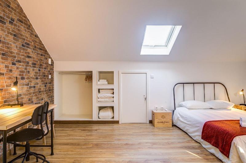 Home Out Rooms & Apartments image