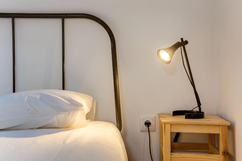 Home Out Rooms & Apartments image