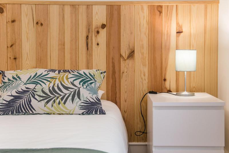 Home Out Rooms & Apartments image