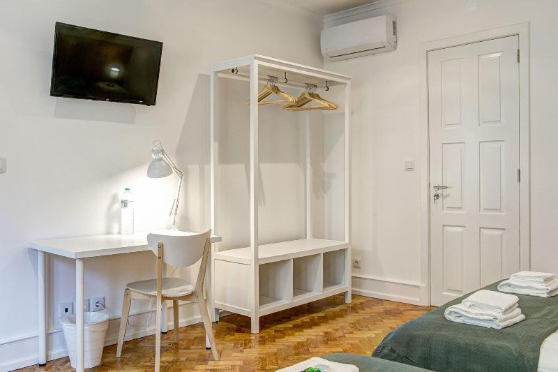 Home Out Rooms & Apartments image