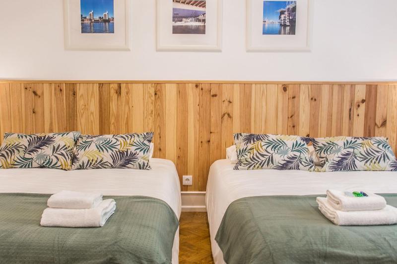 Home Out Rooms & Apartments image