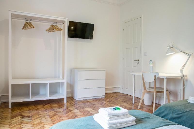Home Out Rooms & Apartments image