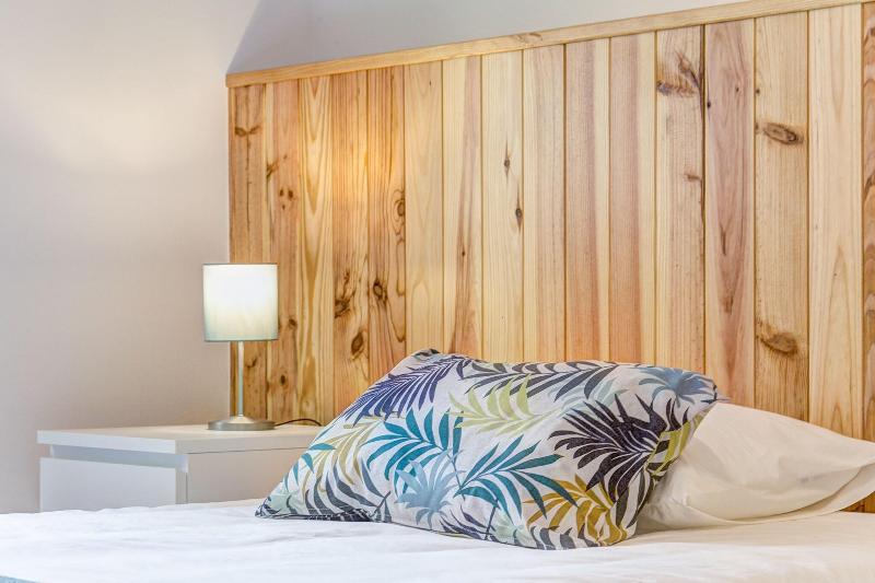 Home Out Rooms & Apartments image