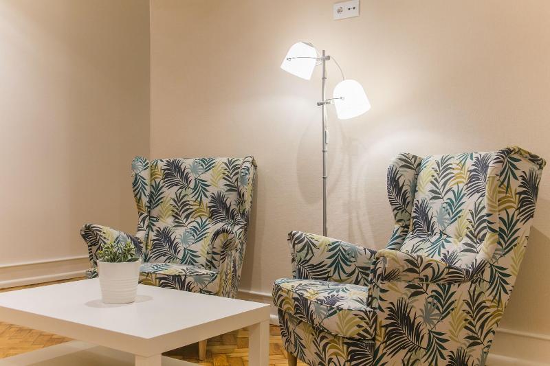 Home Out Rooms & Apartments image