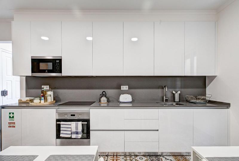 Home Out Rooms & Apartments image