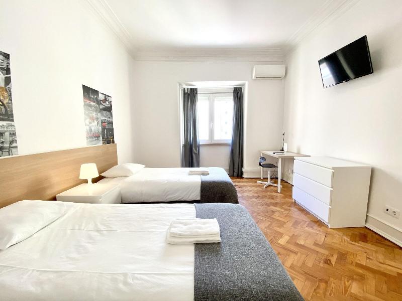 Home Out Rooms & Apartments image