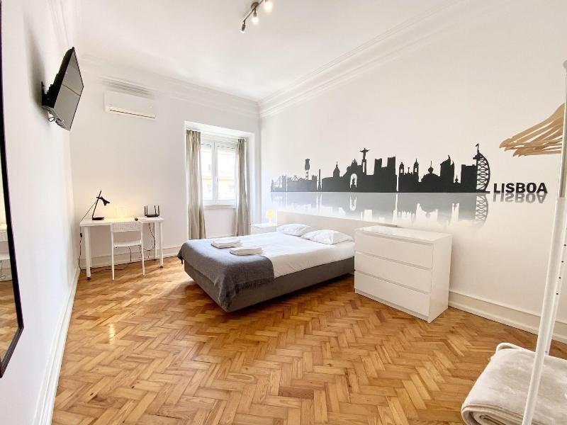 Home Out Rooms & Apartments image