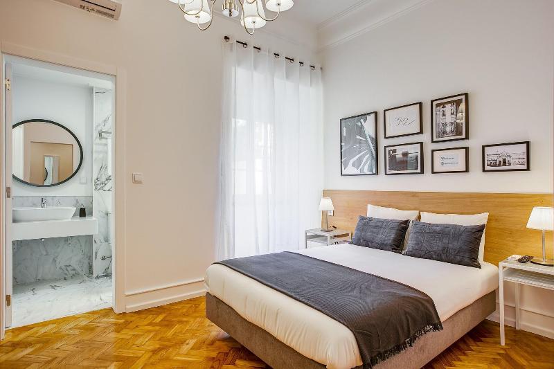 Home Out Rooms & Apartments image