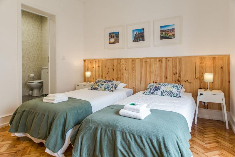 Home Out Rooms & Apartments image
