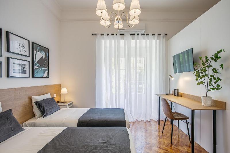 Home Out Rooms & Apartments image