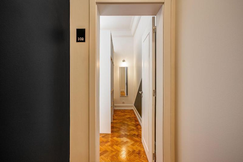Home Out Rooms & Apartments image