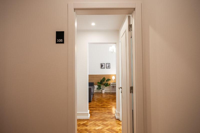 Home Out Rooms & Apartments image