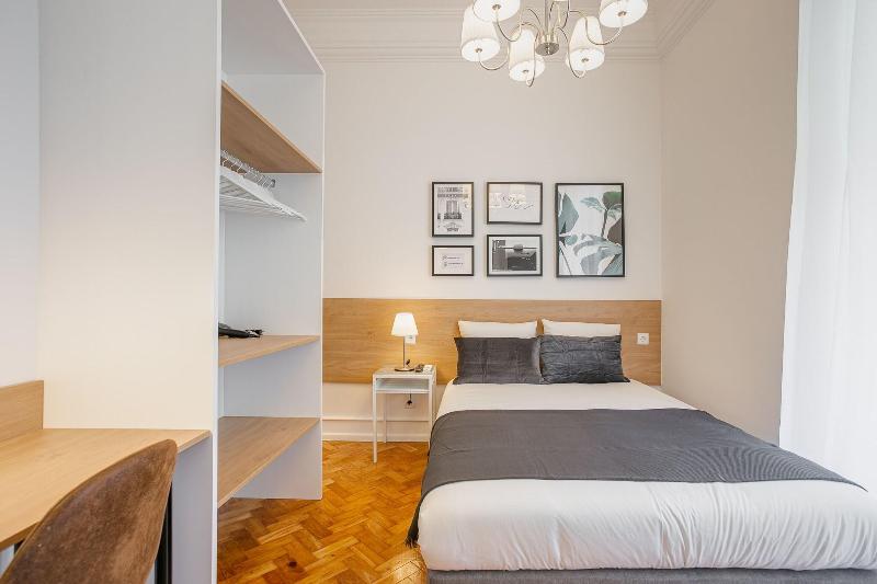 Home Out Rooms & Apartments image