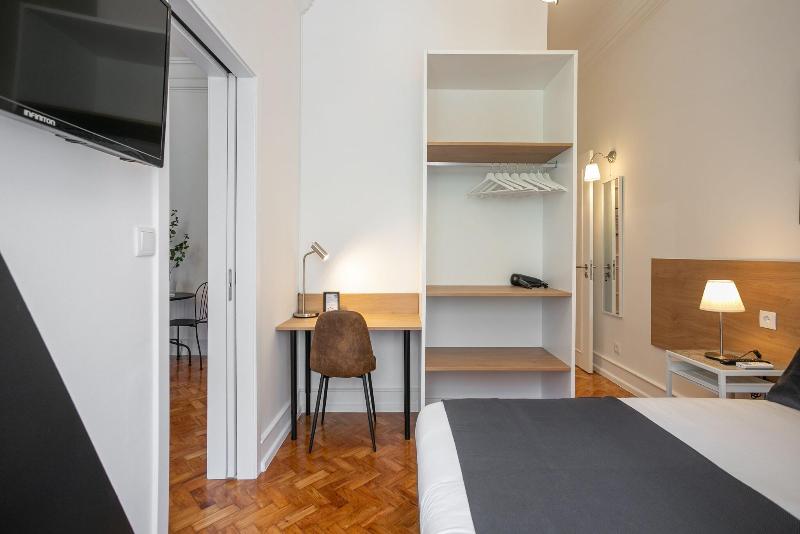 Home Out Rooms & Apartments image