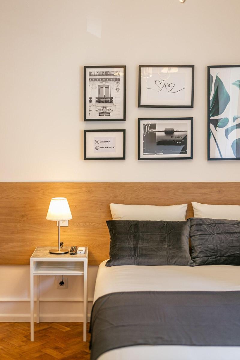 Home Out Rooms & Apartments image