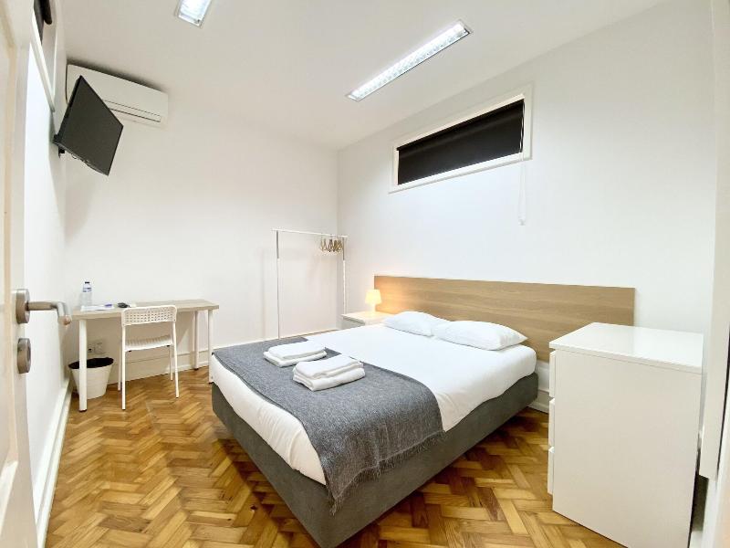 Home Out Rooms & Apartments image