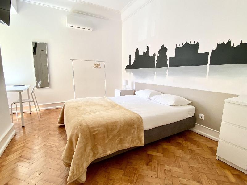 Home Out Rooms & Apartments image