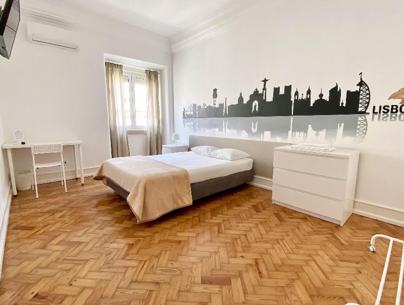Home Out Rooms & Apartments image