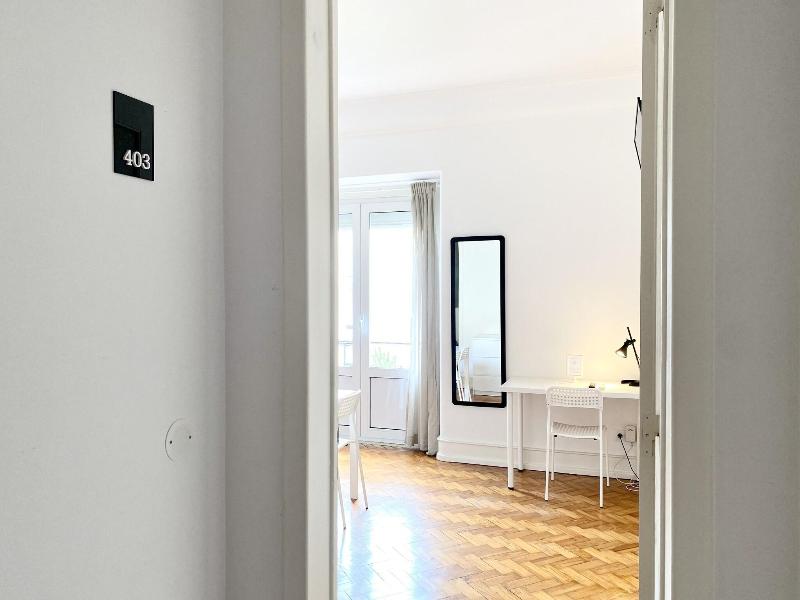 Home Out Rooms & Apartments image