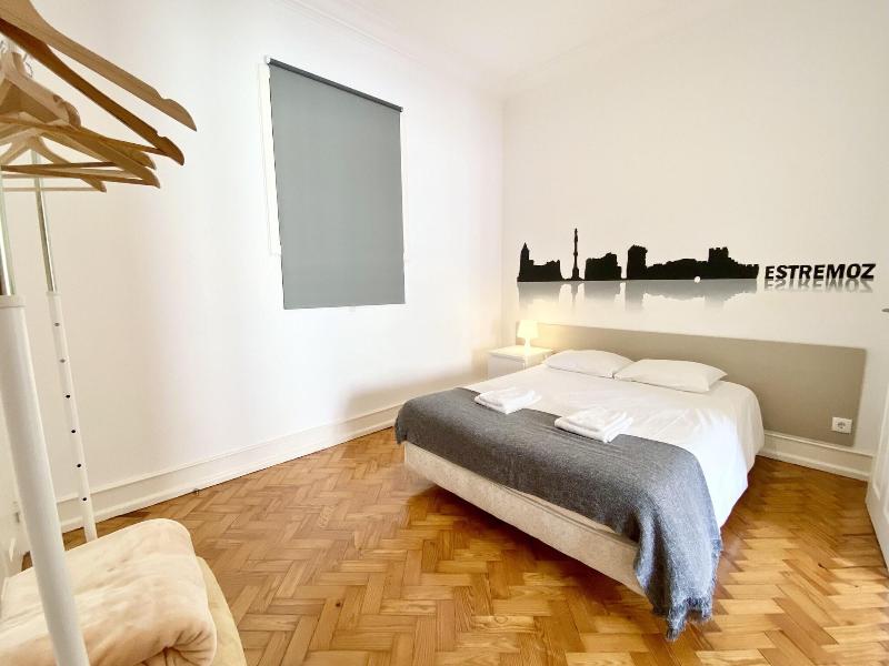 Home Out Rooms & Apartments image