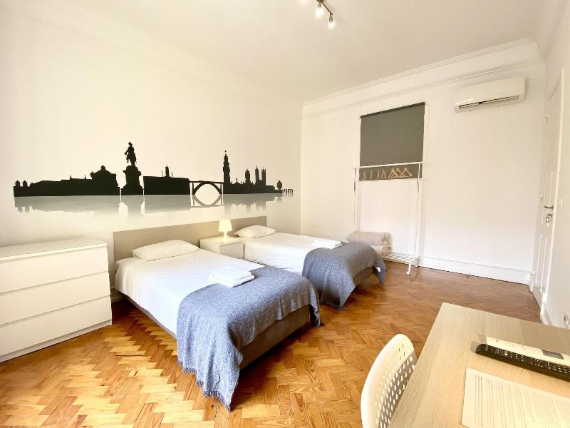 Home Out Rooms & Apartments image