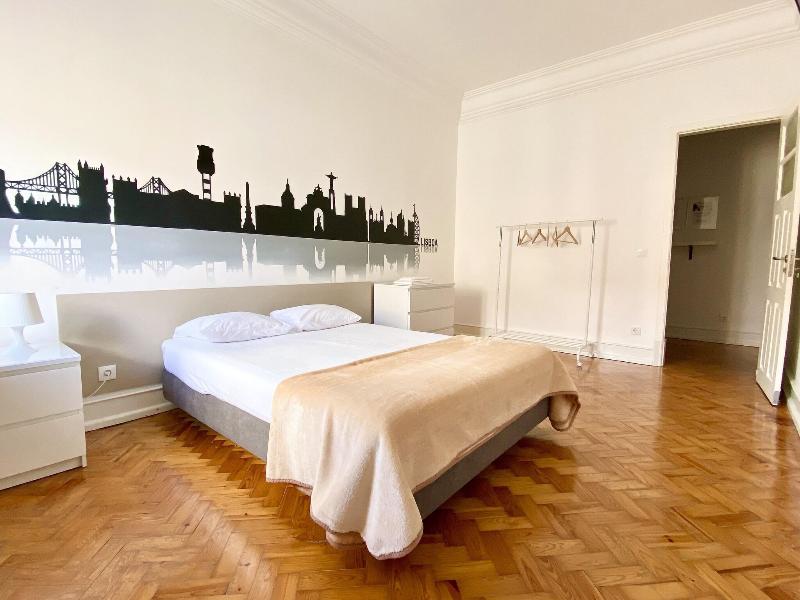 Home Out Rooms & Apartments image