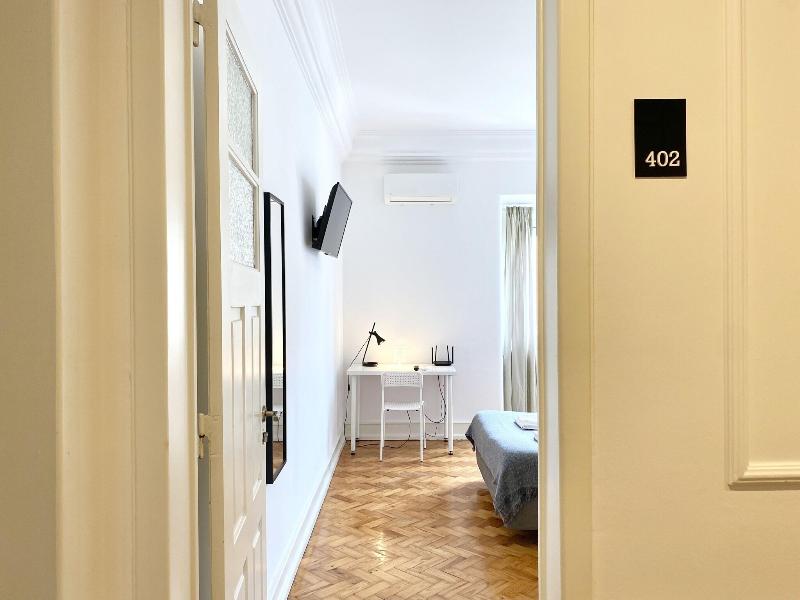 Home Out Rooms & Apartments image