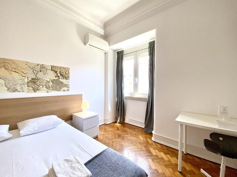 Home Out Rooms & Apartments image