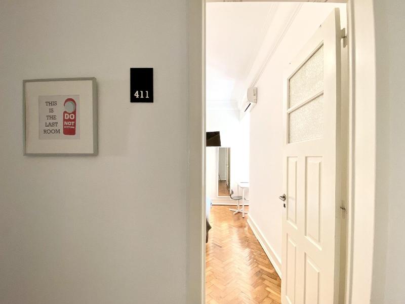 Home Out Rooms & Apartments image