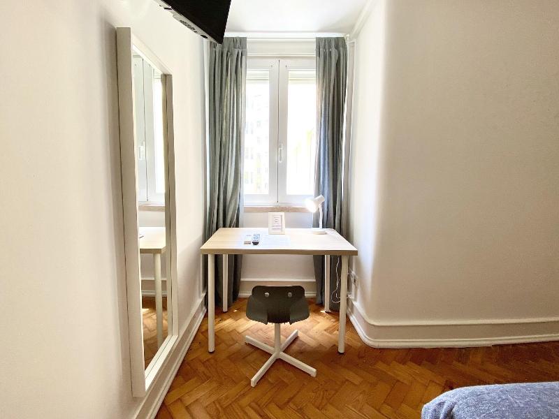 Home Out Rooms & Apartments image
